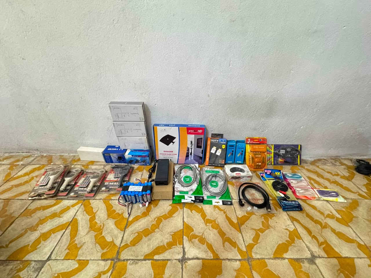 السلام عليكم
تصفيه محل 
الموجود بالصور كله ابيع 
ب60


**إذا كنت صاحب هذا الإعلان وتريد حذفه لأي سبب، رجاءا أرسل رسالة إلى الدعم الفني**