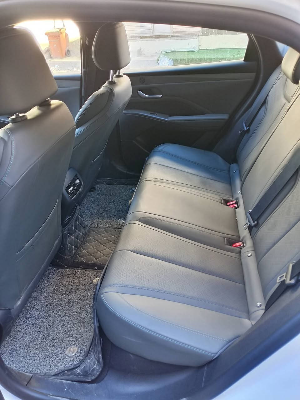 السلام عليكم كن بلص ماشيه 12 الف سياره بسمي تحويل ثاني يوم احولك رايده 17ونص قفل  اخوتي بدون عمله بيه رصعه مثل مموضح بصوره مكاني الكاظمية الطي رقمي *********** سعرها قفل لاتعب نفسك وتعاملني الله يرزقكم
