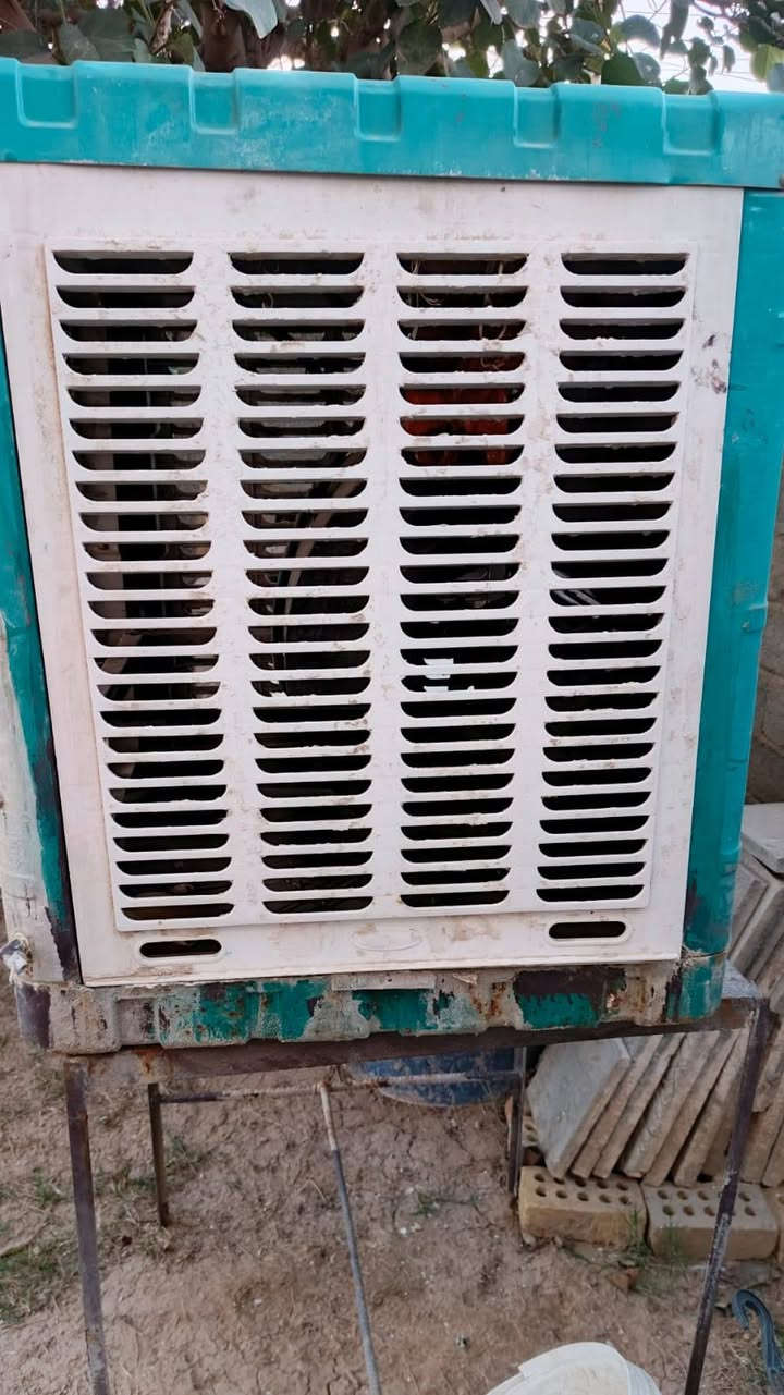 متوفر ٣ مبردات وحده الالمنيوم على ٦٠و ثنين يراني جبيرة ٥٠ صغيره ٤٠ و كونفيرا ٧٥
***********
