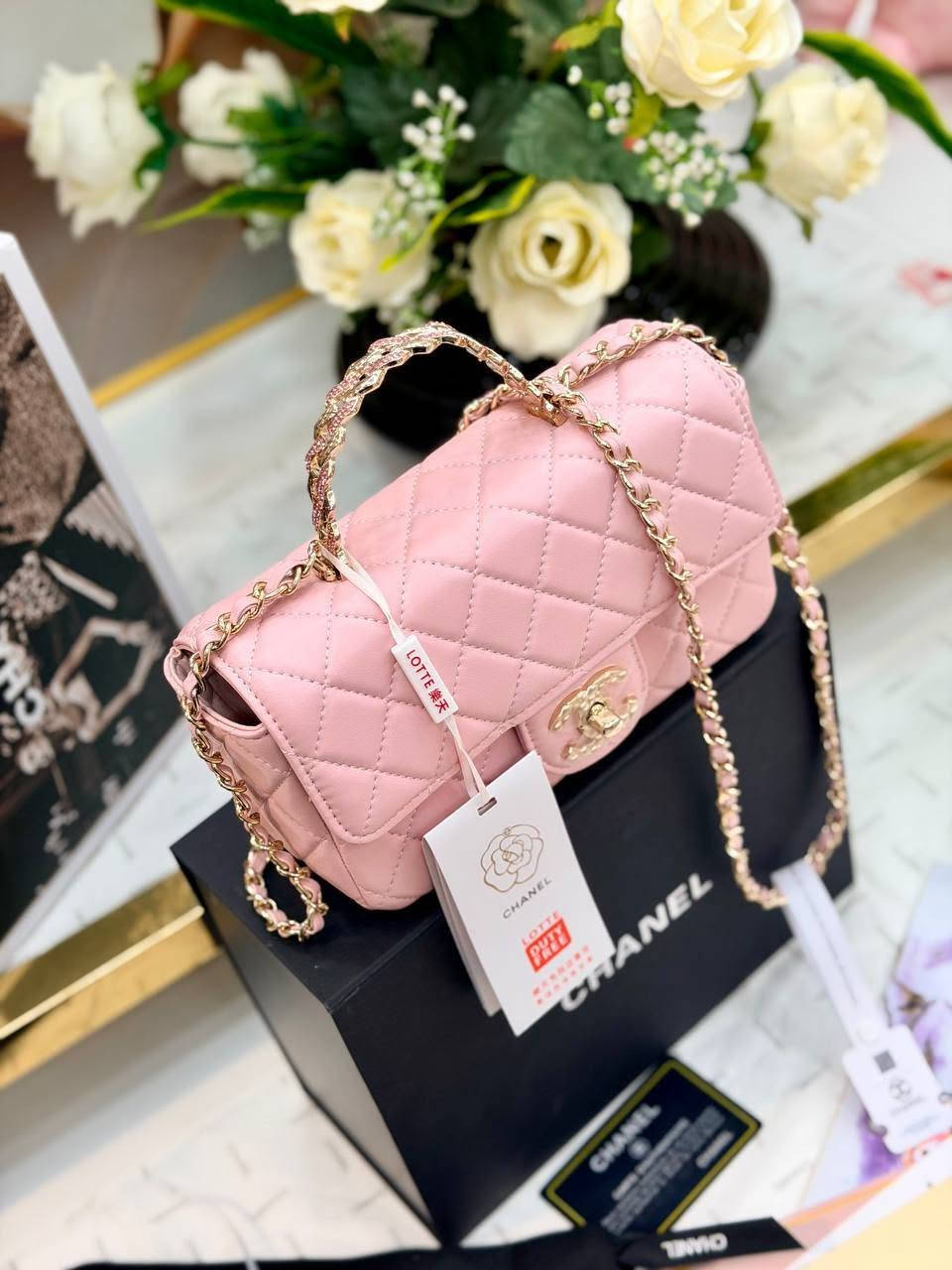 Sac CHANEL👌🏻🥀🔥 Master Quality ✅ Avec boit 🎁


**إذا كنت صاحب هذا الإعلان وتريد حذفه لأي سبب، رجاءا أرسل رسالة إلى الدعم الفني**