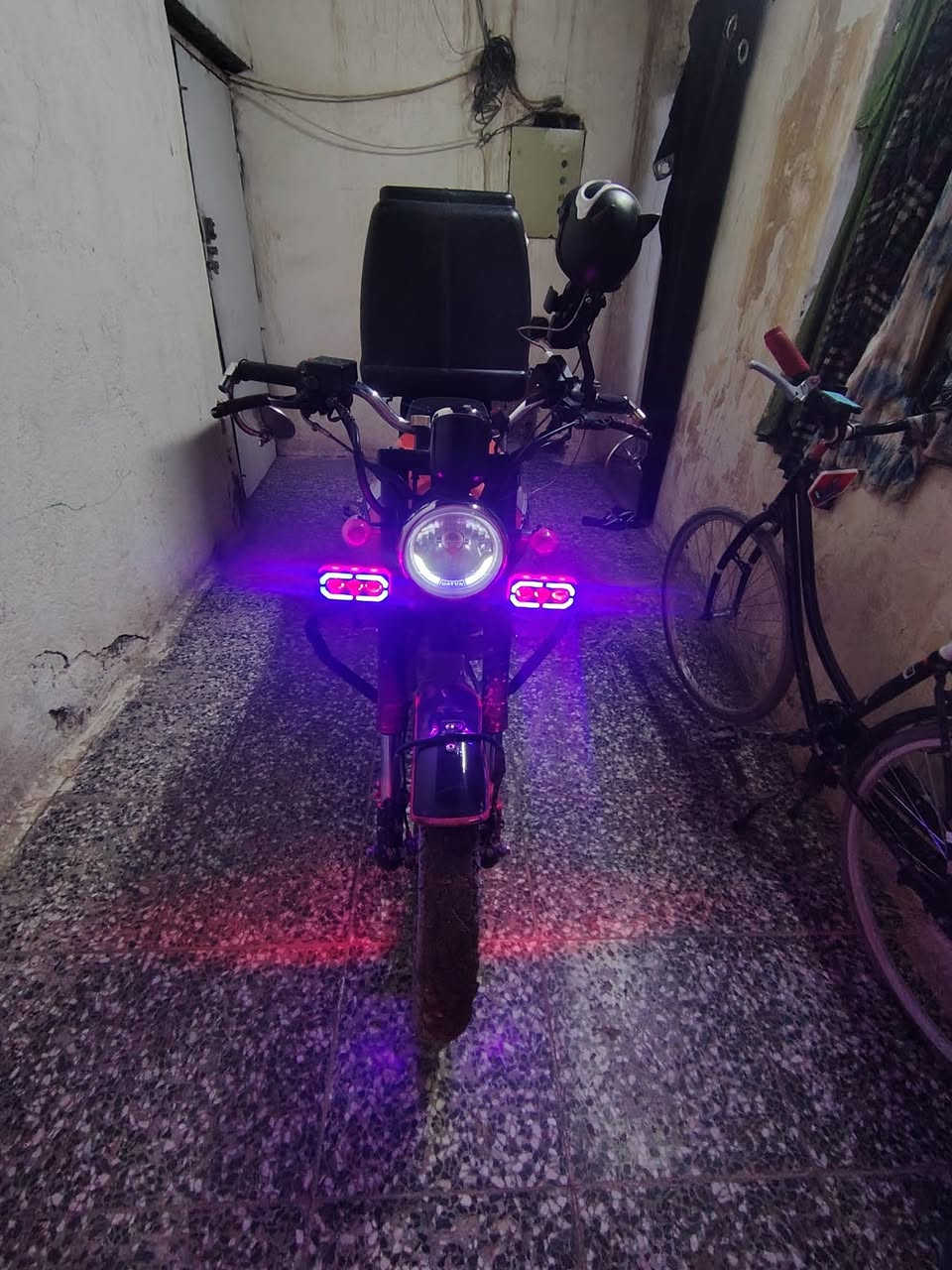 سلام عليكم دراجه دايوان لاتي موديل 23 مكينه مكفوله كفاله عامه مرقمه ورقمه بغداد دراجه خير من الله وسعر 2150 مكاني خلف حيءور ***********
