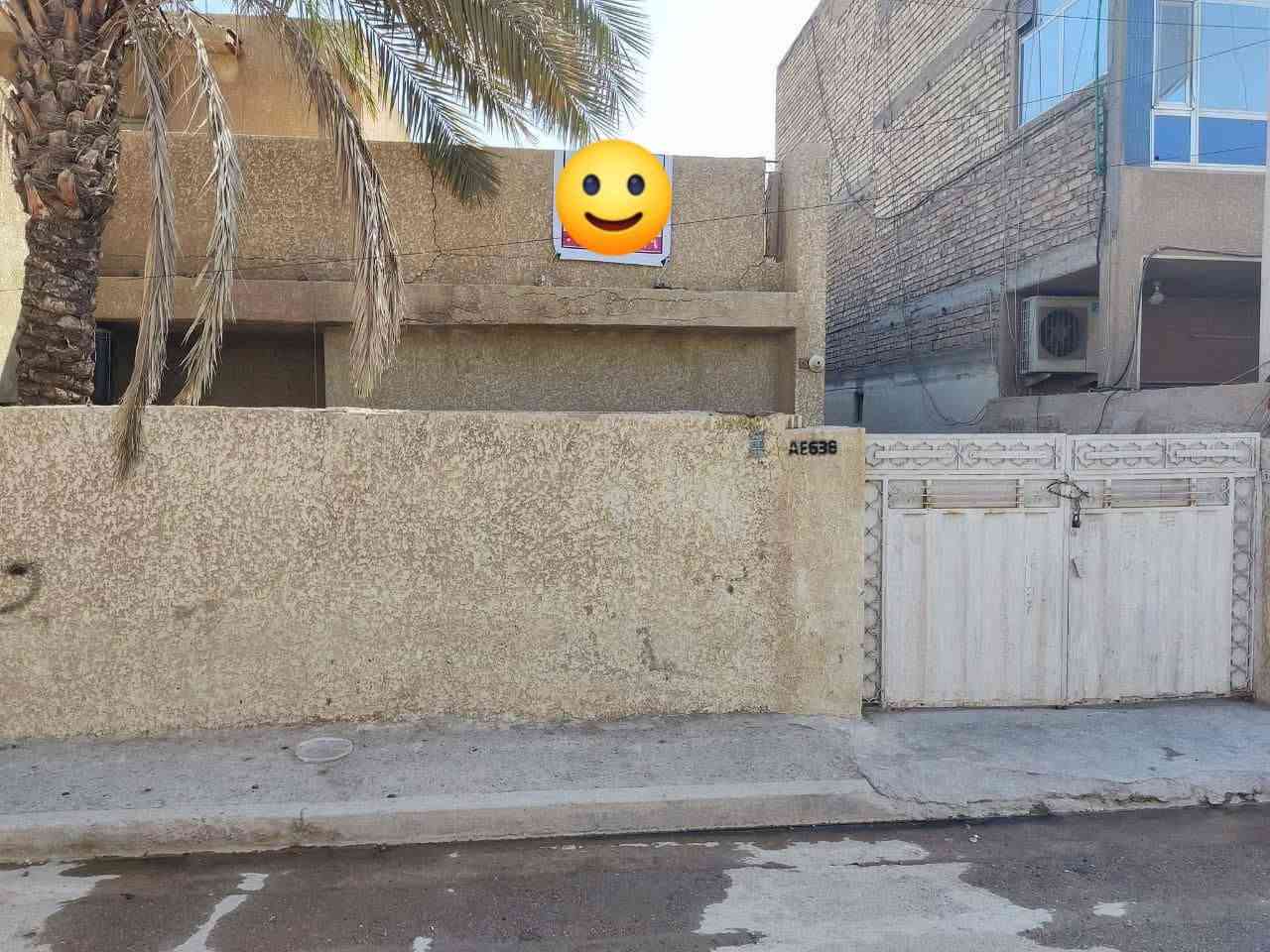 بيت مساحه 212 م طابو ملك صرف يباع بسعر ارض نبيع نصفه او كامل المساحه المكان الشرطه الخامسه باسمي بدون ورثه او وكيل  للاستفسار *********** 
***********
