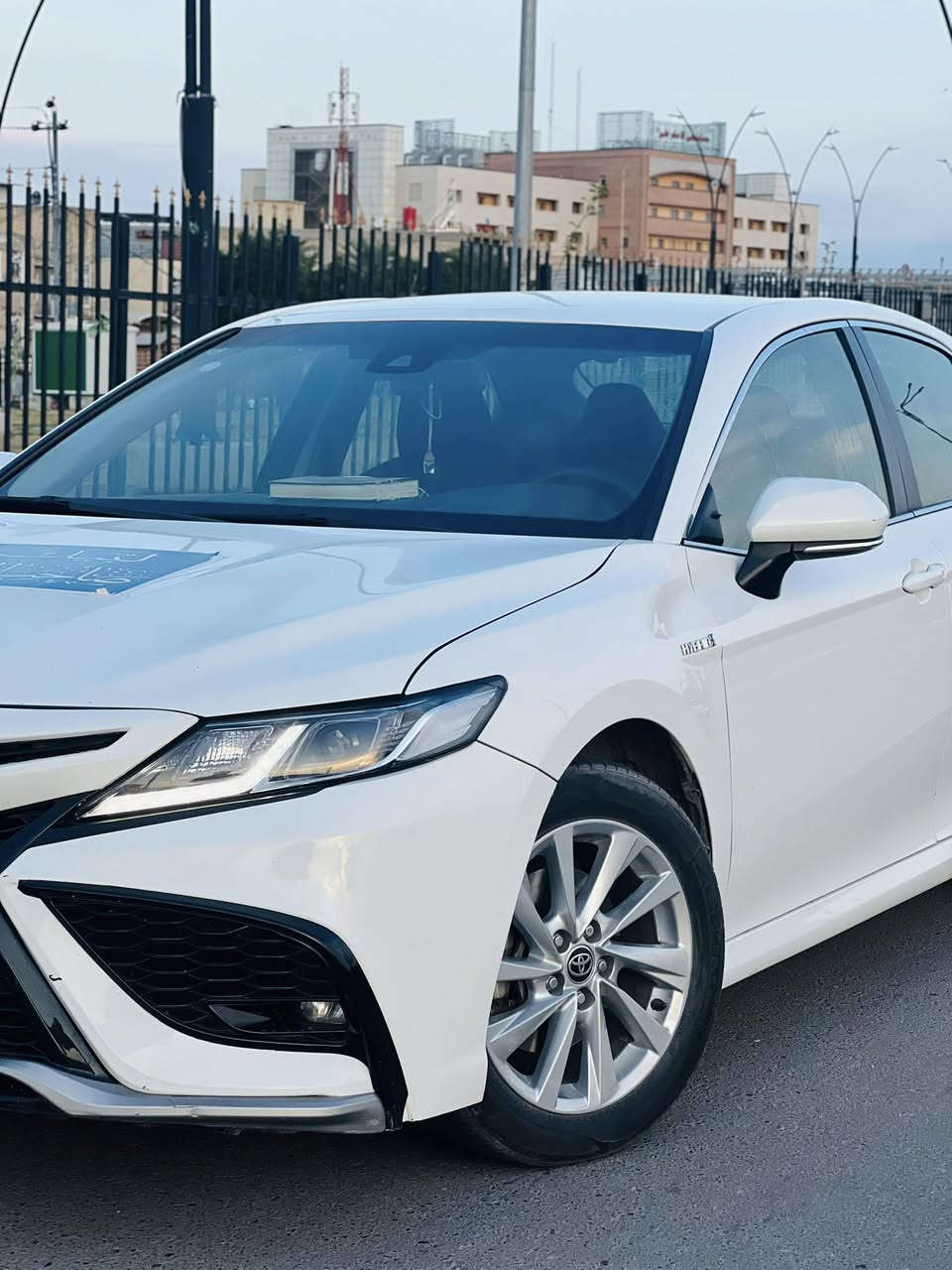 يالله 
كامري هايبرد للبيع خليجي وارد ياباني  مو (تكسي دبي) رقم بغداد باسمي  انكليزي 
كفاله السياره فقط بنيد مبدل كير مكينه بطاريه كله مكفول 
مديل 24 
سياره جديده بمعنه الكلمه حداديه فول حته تايرات اليابان بيها
 تحكم ستيرن هواي مواصفات بيها 
مكانها نجف السعر 183

***********
