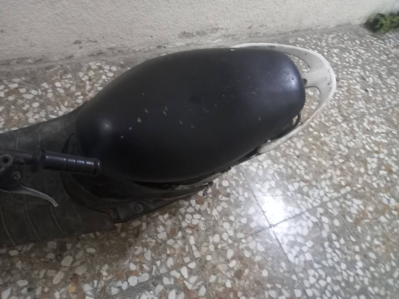 سلام عليكم دراجه ماكس شغاله هندر واحد محرك ناعم كلش شلعه فول رياضيه أوراقه كامله تاخذه من البيت تفيدك للشغل للدلفري للبيت سعرهة ١٧٥ مكاني بغداد العبيدي رقمي ***********
