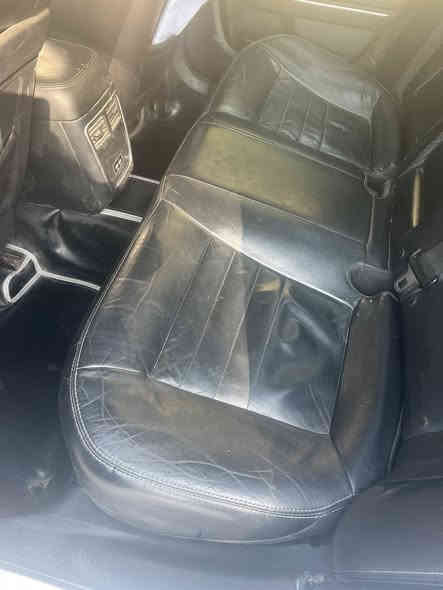 السلام عليكم 
تخم كشنات جارجر جلد السعر 300$
***********
