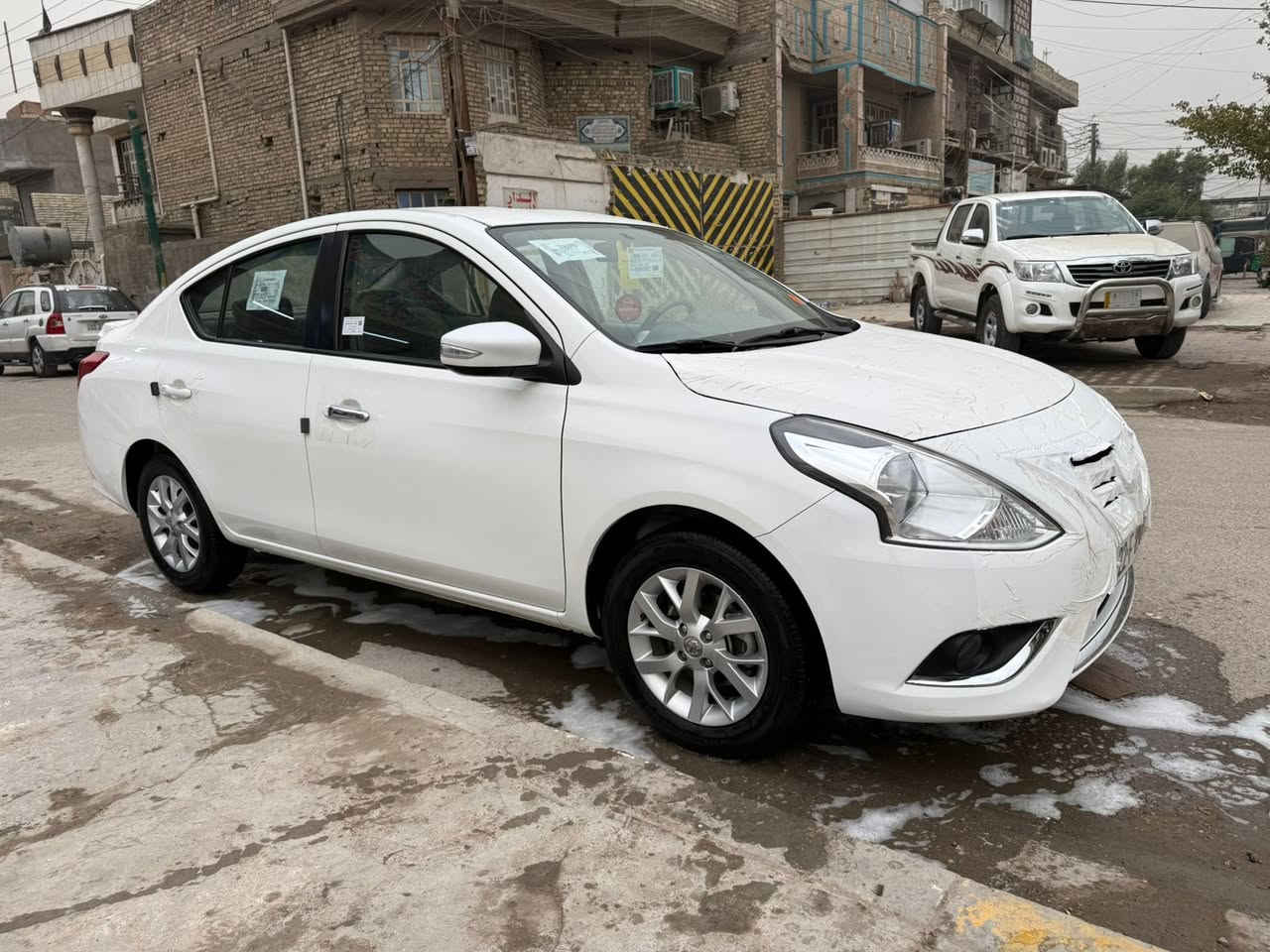 السلام عليكم عندي نيسان سني موديل 2024 
مكفوله كفاله عامه من الضربه والصبغ والتبديل والفتح والبارد وشرط السونار 
رقم اربيل تحويل او وكاله ضمان 3 سنوات 
او 100 الف KMسياره جديده وزيرووو ماشيه 7000KM حقيقي وشرط سبير منازل عده ما مفتوحه وفول مواصفات 
شاشه 
كامره 
4جام كهرباء 
سنتر لوك 
تحكم ستيرن 
اشاير بل مري 
يدات نيكل
صندوك كهرباء
داخل بيجي
كشافات ضباب 
مري جانبيه تحكم كربائي
سبايدر خلفي 
وقطعتين تبريد 
مكاني بغداد هزه جديده وسنويه جديده ورقم دولي /  السعر 127 وبيه مجال كلش بسيط رقمي ***********
