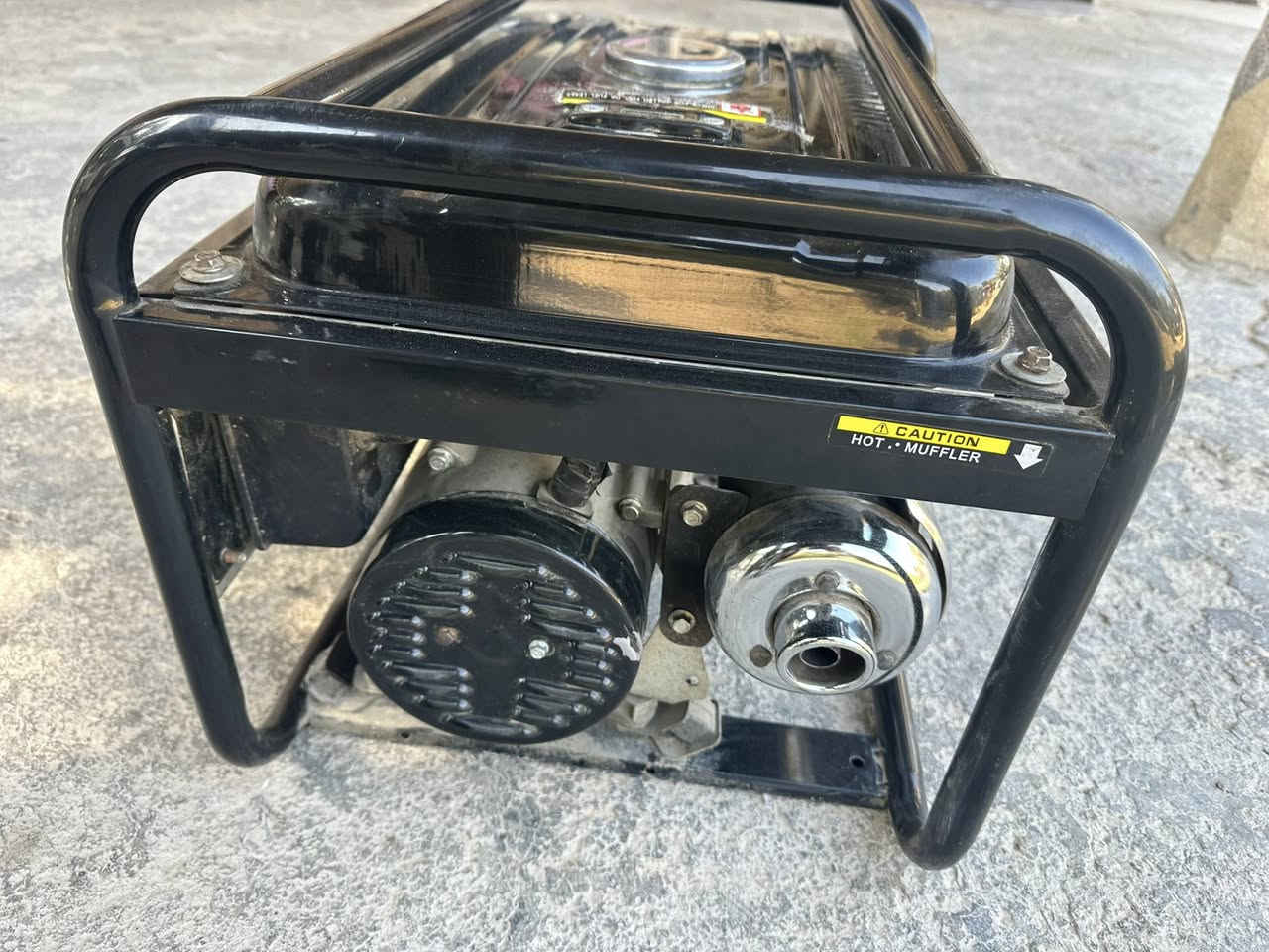 للبيع مولد بانزين مشتغل 10 ساعات دهن لشركه مامبدل هـ ‭0788 450 6695‬ مكان ابو غريب وره لناحيه لسعر 270 وبيه مجال حك لجيه
