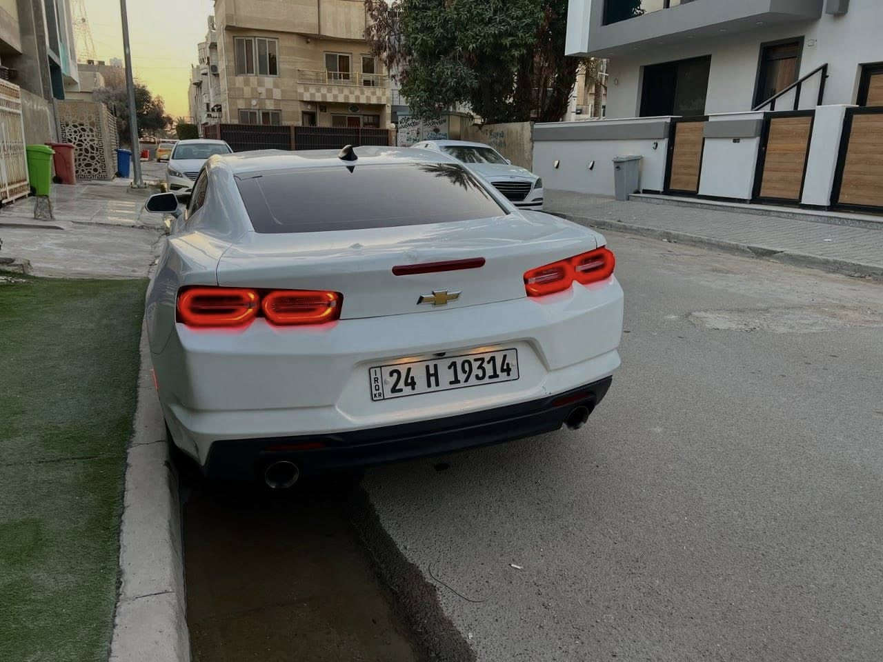 السلام عليكم  للبيع كمارو   RS 2020.                                    4 سلندر (2.0T)  رقم دهوك                          
السيارة اصلها كلين  بيها 3 قطع صبغ داخل العراق                
السيارة ماشية 145000km
السعر  [152]  وبيها مجال

مكان السيارة بغداد اليرموك

للتواصل  ***********
