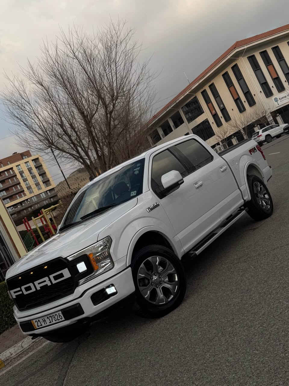 بسم الله الرحمن الرحيم 

 فورت  2019     F150    كينگ رنگ  كلين  تايتل  🖐️🖐️

سيارة مكفولة  كفالة  عامة  من  كلشى  ماشى  59 الف ميل

🔴  حجم محريك  V8   محريك   مرغوب  بدون فتح  🖐️
🔴 سيارة   جاهزة  من كلشى  گير و محريك و كهربائى 🖐️

🔴  مواسفات
{ بانوراما - تشغيل عن بعود - كوشنات تبريد و تدفية
- داخل شمشى - 5 كاميرا - ڤوليوم - سكليتر كهربائى - بعد }

🔴  سعر    -      258  💵
🔴  مكان  -     سليمانية  🌇
🔴  تلفون  -    ***********  ☎️
🔴🔴🔴🔴🔴🔴🔴🔴🔴🔴🔴🔴🔴🔴🔴🔴🔴 السليمانية, العراق
