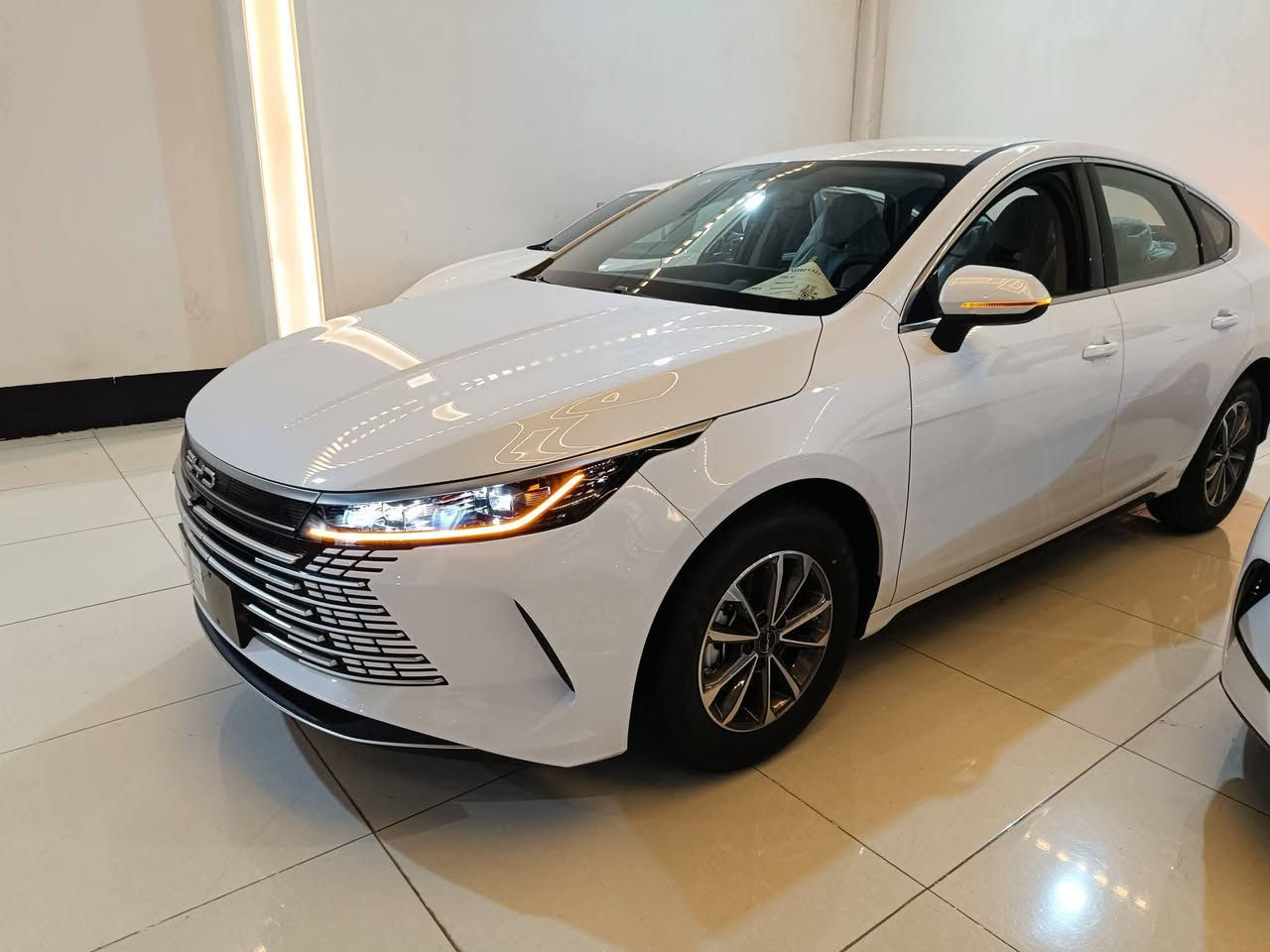 عندي بي واي دي دستروير ٢٠٢٥ مكفولة كفالة عامة على وضع الشركة ماشية ٥ الاف مراوس بكورلا ***********
