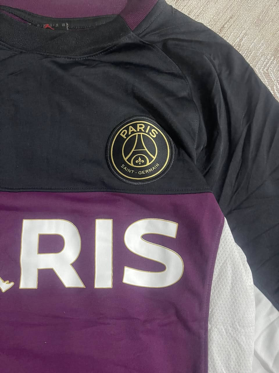 جوردن 
نادي باريس جوردن تحفه 
نضافه تامه 
القياس m

يتوفر توصيل كافه محافظات العراق 🚙


**إذا كنت صاحب هذا الإعلان وتريد حذفه لأي سبب، رجاءا أرسل رسالة إلى الدعم الفني**