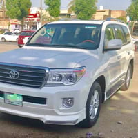 تيوتا لاندكروز Gxr v6 2015 فطيم   ماشيه 87 الف كم شرط الفحص والسونار س...