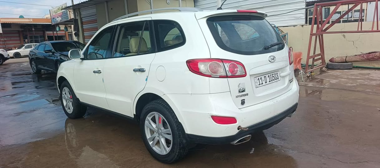 سلام عليكم
للبيع او مراوس سنتافي ٢٠١٠ شكل ١٢ 
٦ سلندر محرك ٣.٥ 
سبع راكب 
صدر جديد 
كير محرك جديد 
تايرات جديدة 
سيارة بيها صبغ مكانات ابيع حزام 
#سونار #موجود 
 مكان سيارة ديالى دلي عباس سراجق 
لسعر ١٢٠ وبيها مجال 
***********
