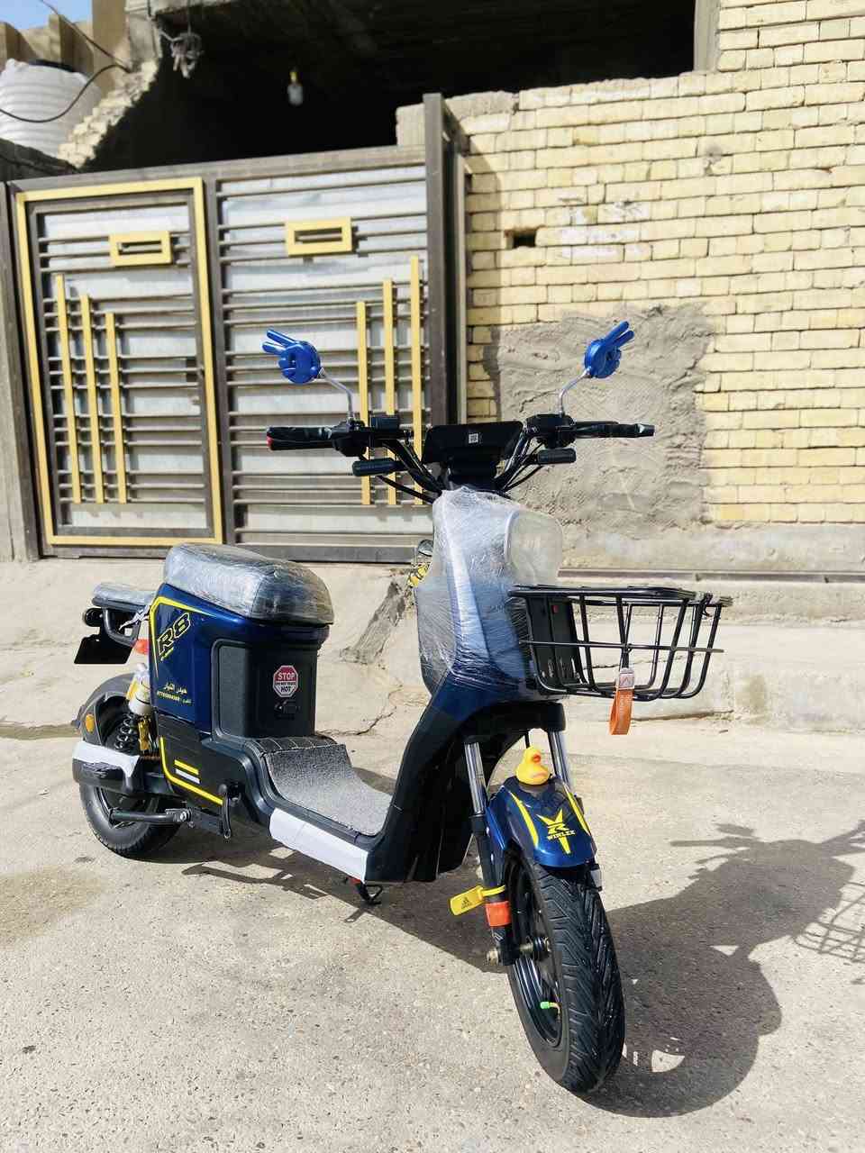 ســــلام عـــــلـــــيـــــــكـــم بايسكل شحنR8بايسكل نضيف بمعنه الكلمة دبلات هيدورليك شغالات اشاير يمنه ويسره يشتغلن دبل اشاره تشتغل لايت عالي وناصي بطاريات ولي جديدات دبلات خلفي رياضي غاز ملف2000 السعر475وبي مجال لاستفسار***********مكاني كربلاء
