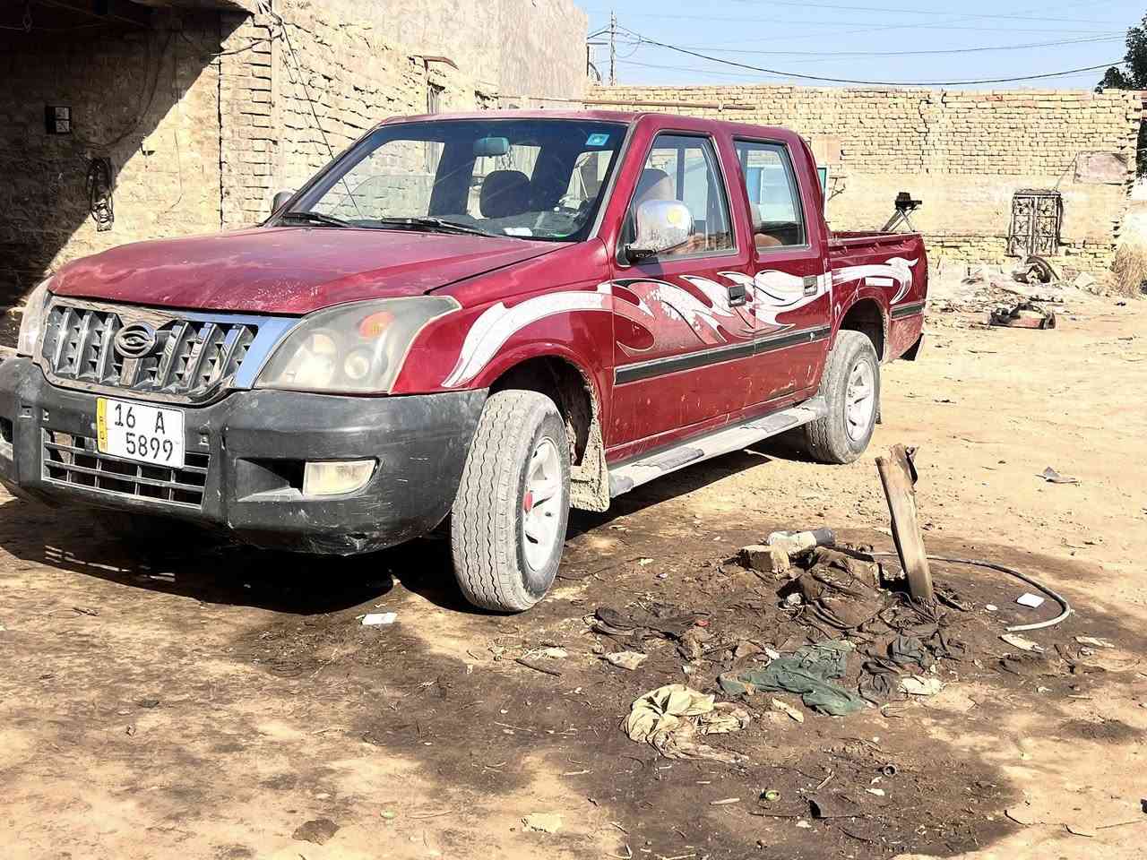 سلام عليكم ورحمه الله هاي السياره مديل ١١باسمي مصفره من الهيئه والغرامه حداديه جديده ونضافت السياره كدامكم نقصه فقط حصيره مال البدي بيه خياس ‭٠٧٨٠ ٣٤٠ ٧٩٥٠‬ سعره ٤٣وبيه مجال
