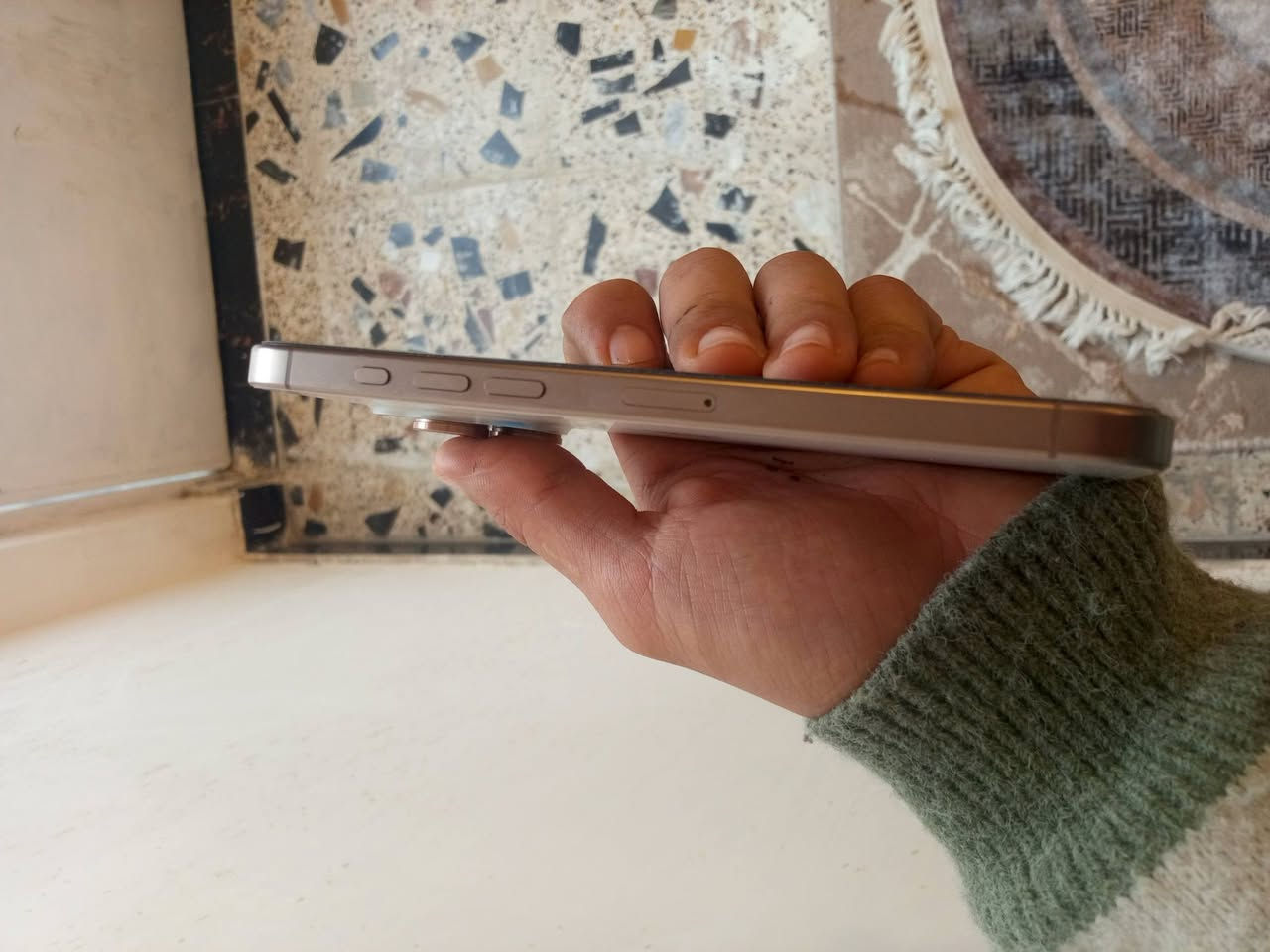 سلام عليكم 16 برو ماكس شرق أوسط  ذاكره 256  بطاريه 96 جهاز كفاله عامه شرط زلغ مابي كامل ملحقات سعره 1350 بي مجال لشراي ***********
