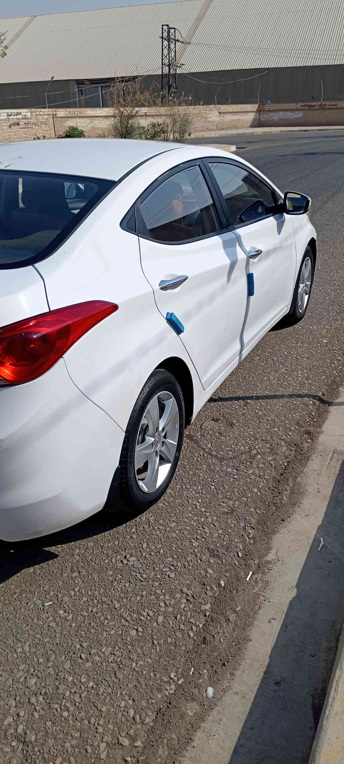 سلام عليكم النترا للبيع موديل 13 وارد خليجي مكينه 1800 رقم ميسان سياره جاهزه من كلشي مكينه وكير مكفولات تخم تاير تبريد ثلج حداده فول ماناقصه اي شي سعر 100 وبيها مجال مكان سياره ميسان المجر الكبير /***********
