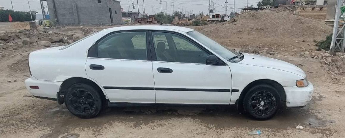 للبيع هوندا اكورد موديل 1996 محرك محور 1600 كير خير من الله رقم بغداد سنويه ل29 حداديه بيها ضعف كهربائيات كلها شغاله السعر 32 وبيها مجال الاتصال ***********
