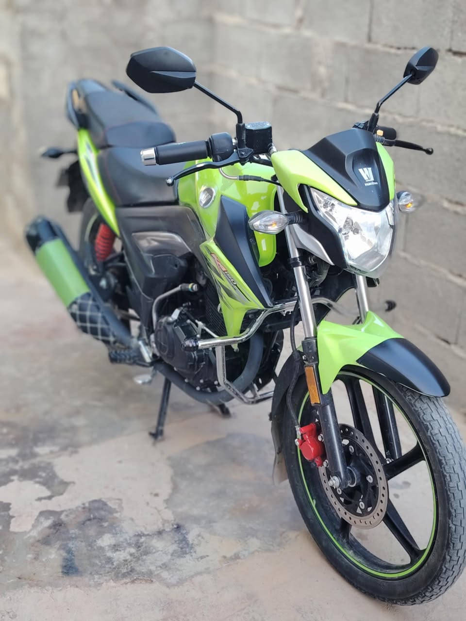 هاوجي موديل 2022  مشدود ب2023 ماشي 14 الف مسجل وكامل رقم انكليزي وسنويه دراجه نظيفه وبرغي ما مفتوح بيها  مكانه البغدادي قريه جبه ملاحضه اني مكلف بل نشر رقم صاحب الدراجه 

***********
