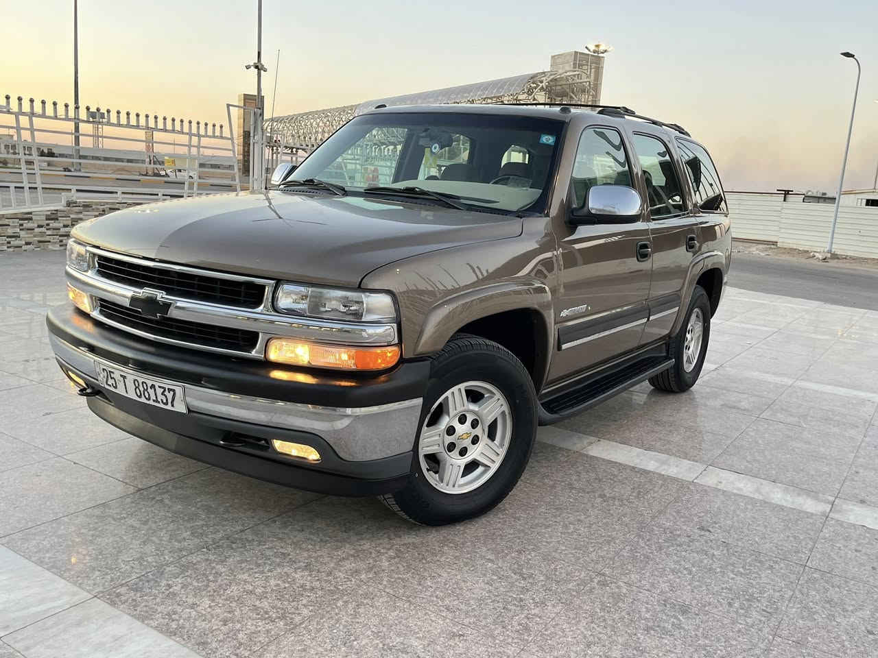 سلام عليكم تاهو بتره مديل 2004 اصل كفاله من النقل جثه وضربه ولكص ولعيب الشرعي  بيه صبق حزام فقط رقم كركوك نكليزي مشروع وطني سنويه مجدد 30 تحويل ثاني يوم مكينه 5300 كير 700 جدد تخم تاير تبريد ثلج حداديه جديده السياره جاهزه من كلشي السعر 140 رقم الهاتف *********** العنوان البصره
