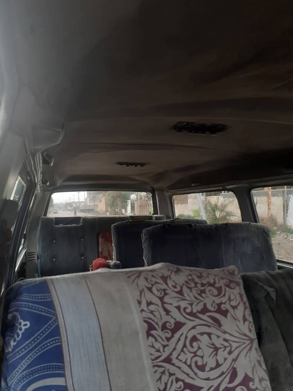 السلام عليكم كيا بس للبيع موديل 93 سعر 18 بها مجال رقم الهاتف ***********
