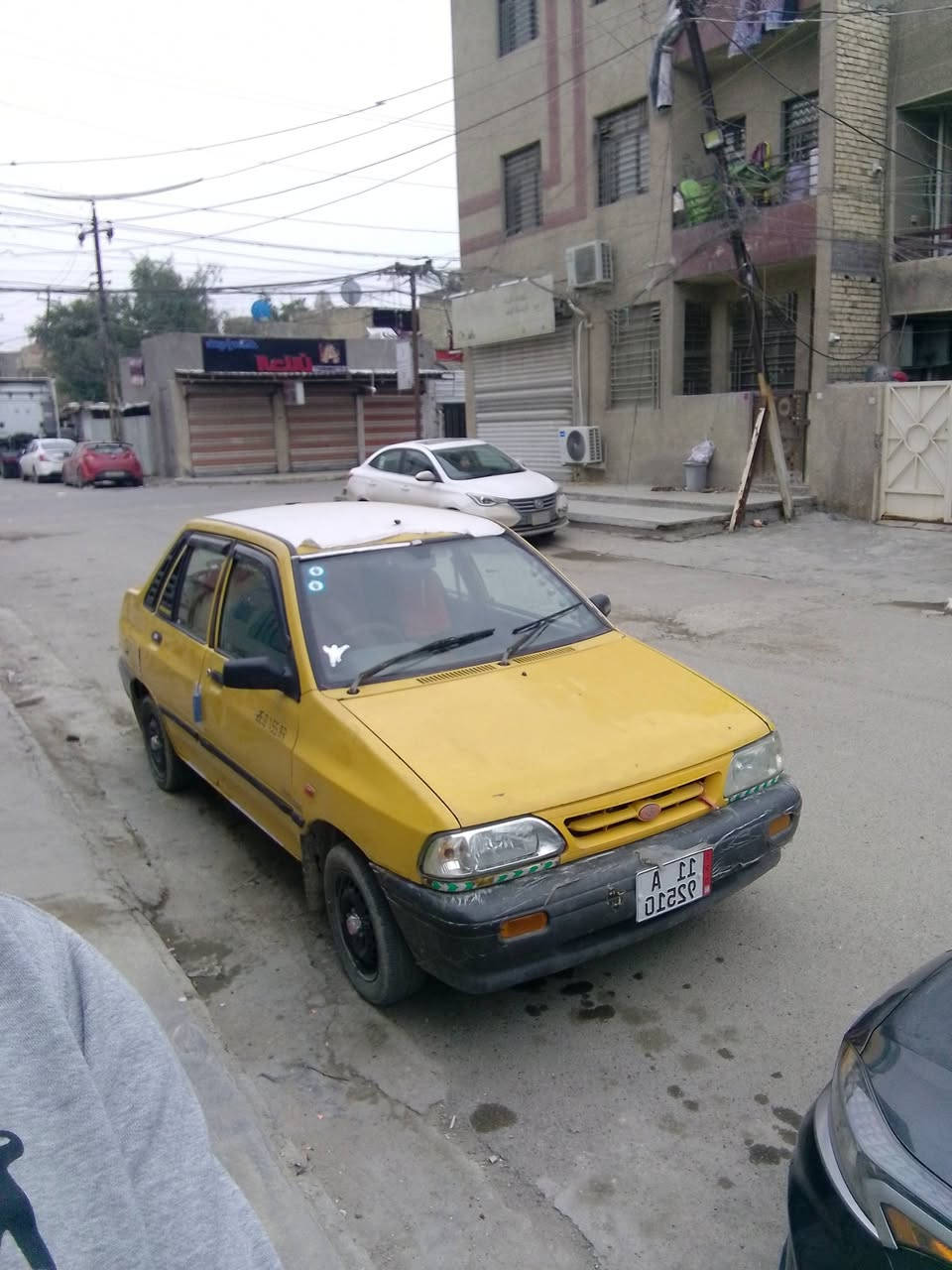 السلام عليكم سايبة 11 للبيع سيارة بسمي مصفرة هيئة وغرامة هزة جديدة سنوية 28 رقم الجديد سيارة خير من الله مكينة كير صدر خلفي امامي خير من الله كشرهة حلو سيارة كاعدة ترايهة يخبل كهربائيات كلهة شغالة متوازي وريد ابيع عدي ظرف رايدهة 20 ومجال قليل مكاني بغداد جديدة شارع المسبح قرب جبار لتواصل *********** علي الكناني
