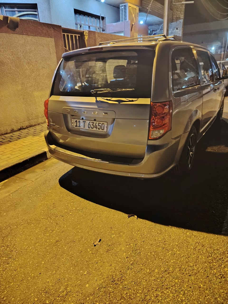 دوج كرفان موديل ٢٠١٩فول مواصفات رقم بغداد بسمي حادثها جاملغ خلفي ايرباك برده فقط سياره جاهزه كير محرك حداديه كل عل وضع الشركه ماشيه ٧٠ الف مكان السياره كربلاء للاتصال ***********
