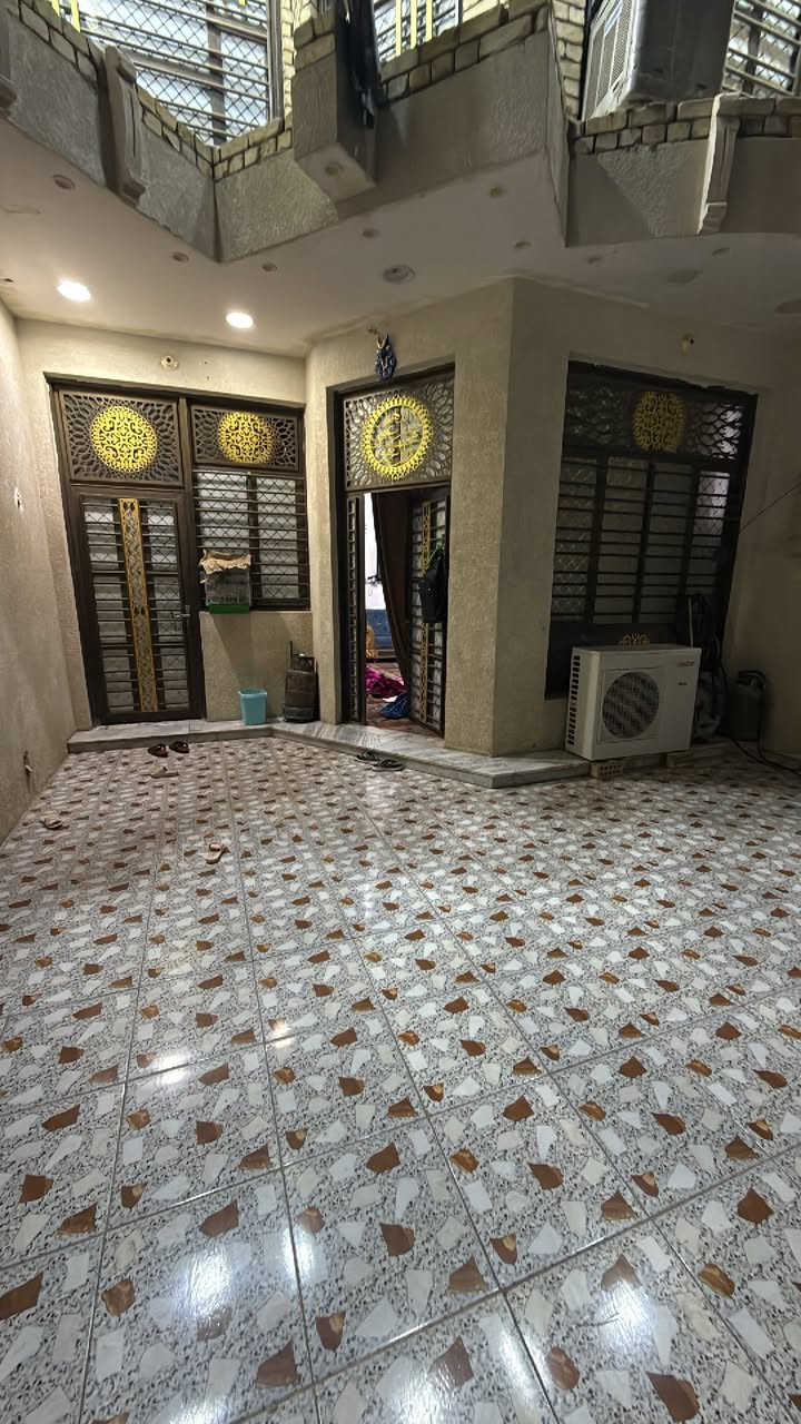 دار للبيع مساحه 125بناء طابوك رفت ارضي طابقين كامل حي العسكري قريب الشقق السكنيه ع الشارع الرئيسي
السعر 120 وبي مجال الاستفسار ***********
