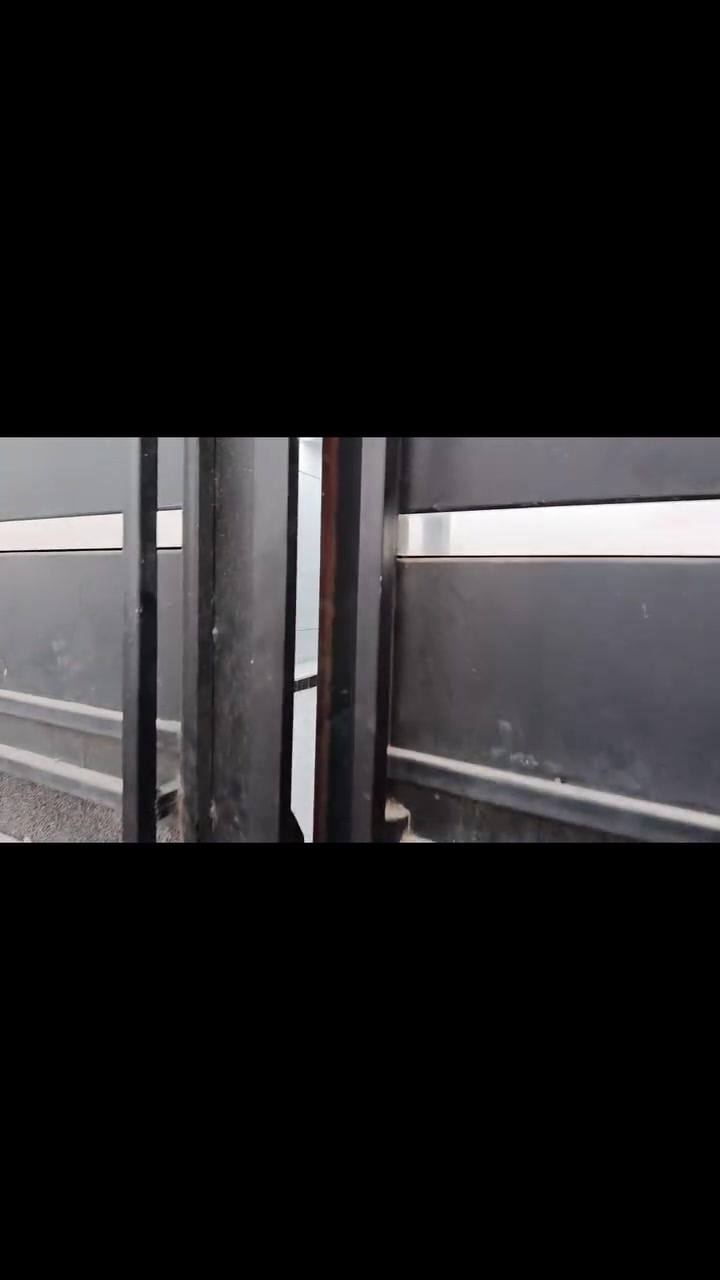 السلام عليكم
الدار للبيع المساحة 240 متر  حولي الخصيمه حجي هندي شارع ابو لمى على يسره فرع المحلات بضهر البيت شارع ابو لمى

غرفتين كبار صاله واستقبال ومطبخ الطابق ثاني صاله كراج سیاره حديقه صحیات داخليه وخارجيه بناء جديد 5 أشهر
السعر الاتصال على الرقم واتساب 
رقمي ***********
