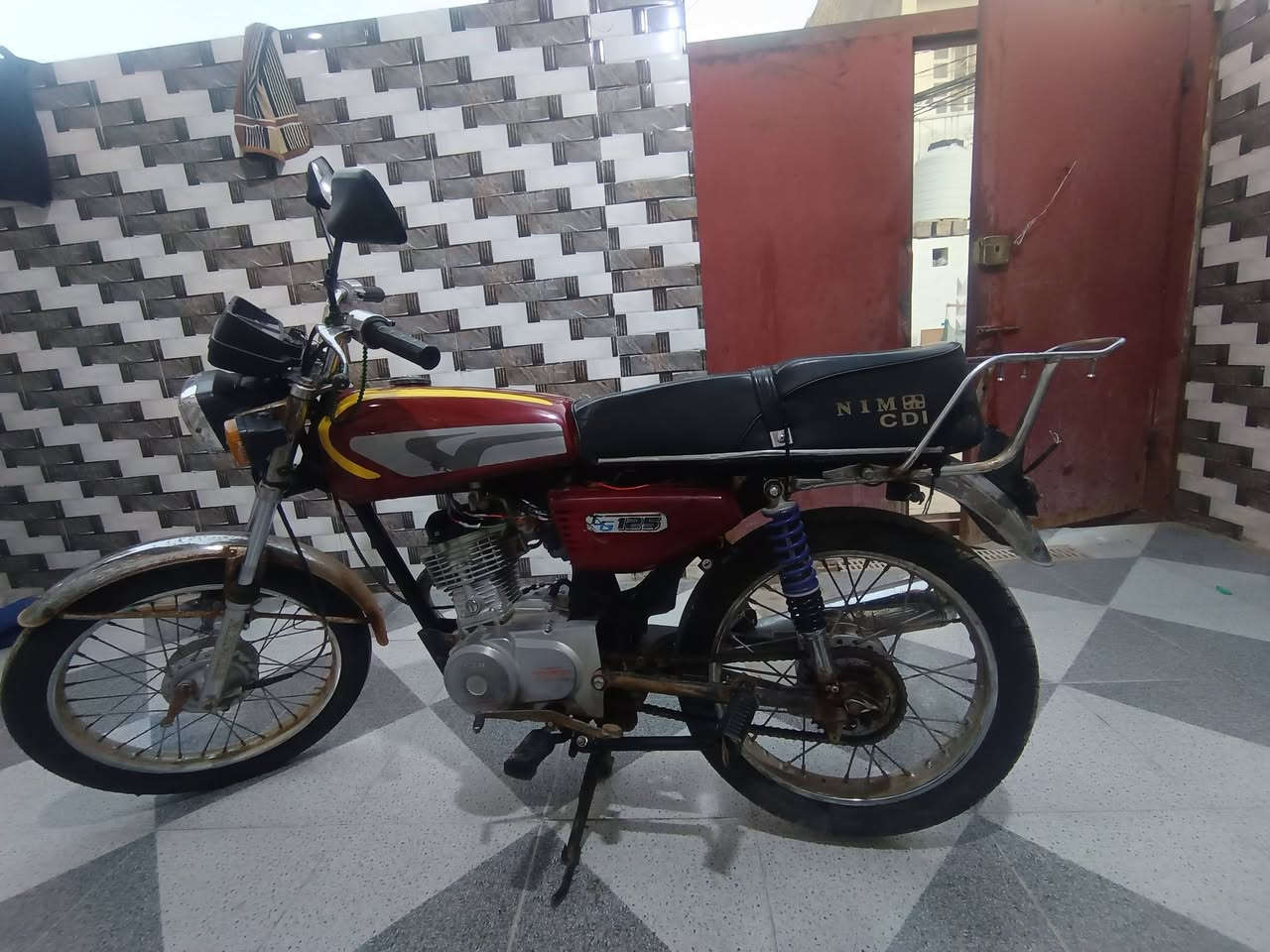 السلام عليكم
دراجه نامه كلك مكفوله كهربائيات
 محرك لا تبخير ولا تنقيص
فريحه السعر 300 بيه مجال للطيبين
***********
