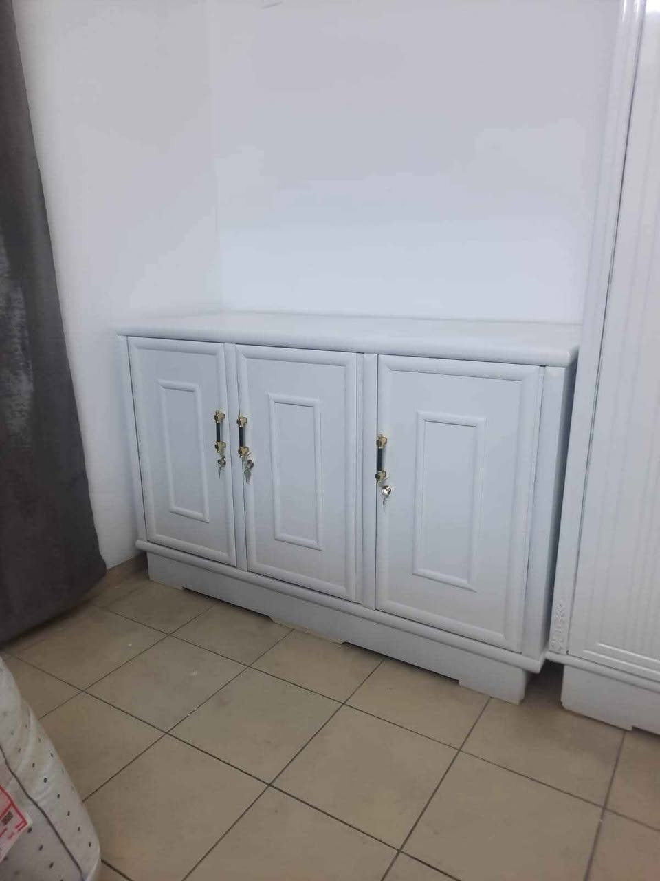 يتوفر لدينا كل أنواع الكناتير والبوفيات للطلب والاستفسار واتس *********** او خاص عدنا صاج والوان بغداد, العراق
