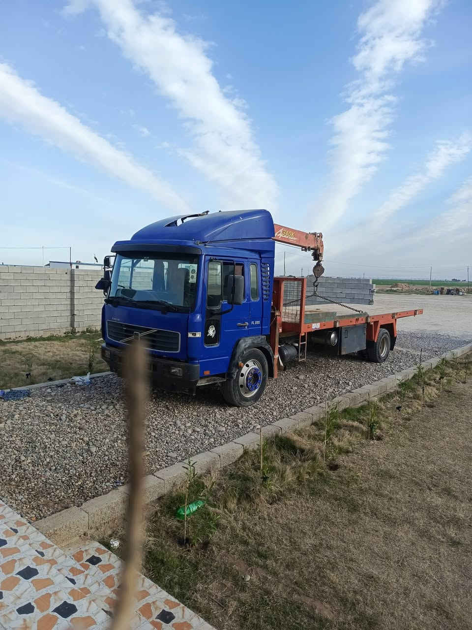 فالفو للبيع كرين 3 طن و400 . 3 سلايت موديل 2005 رقمه اربيل سنويه نافذه السعر 190 وبي مجال مكاني تكريت اتصال ***********
