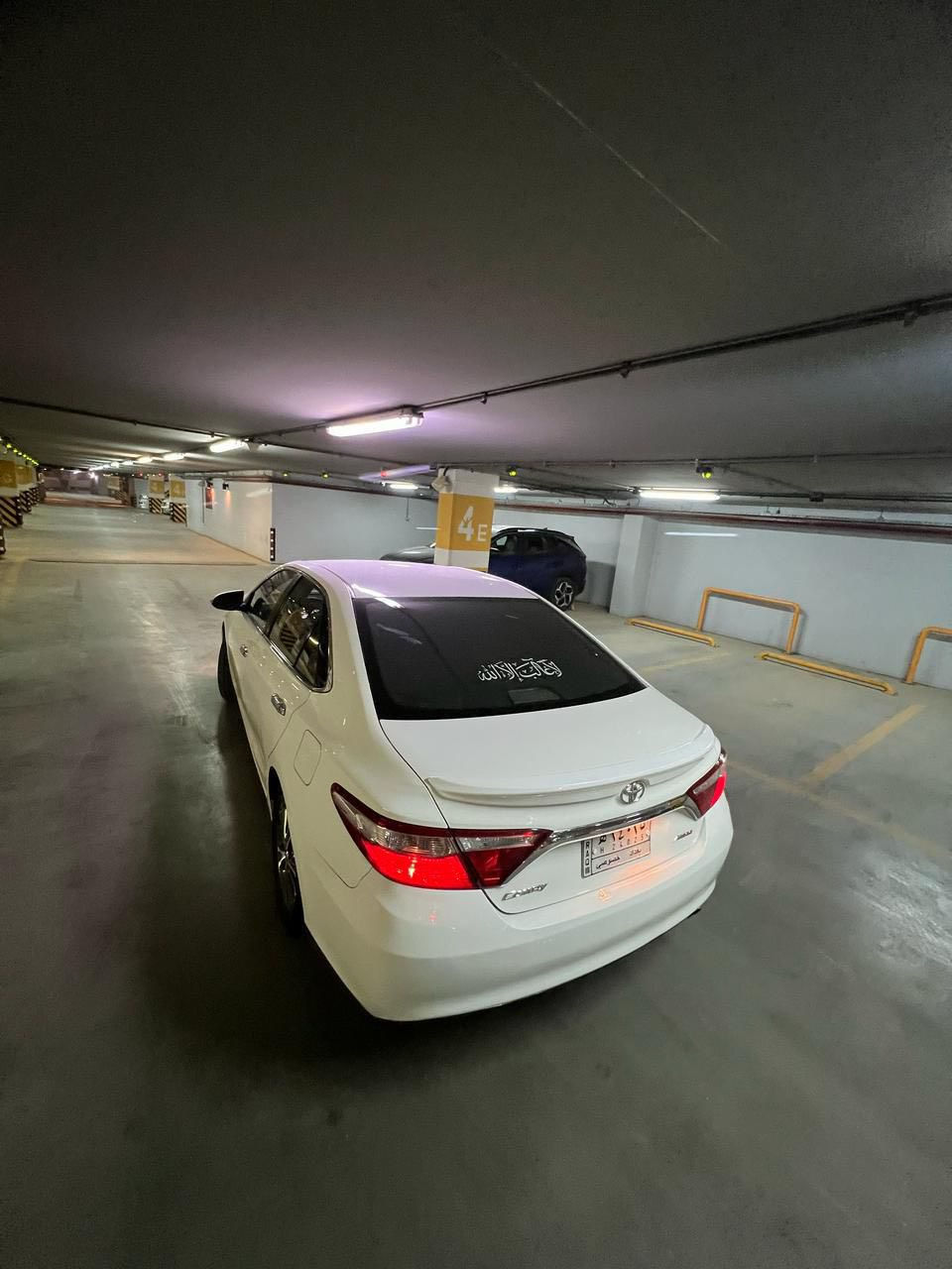 سلام عليكم كامري 2016 LEوارد امريكي سياره داخله كلين بدون حادث هنا بل عراق صار بيه شكم طخه وصبغت يعني بيه اربع قطع او اقل شرط بدون لا تبديل ولا دواخل سياره جاهزه محرك او كير بشرط بدون فتح غرفه جديده صدر جديد تبريد شغال تدفئه شغاله تخم تاير سياره ربع متصرف عليه مكاني بغداد الشراي يتصل او يدلل 
***********
