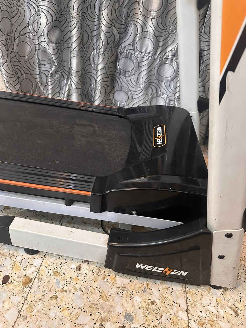 جهاز جري لبيع نضيف سعر 250 بي مجال رقم بي واتساب ***********
