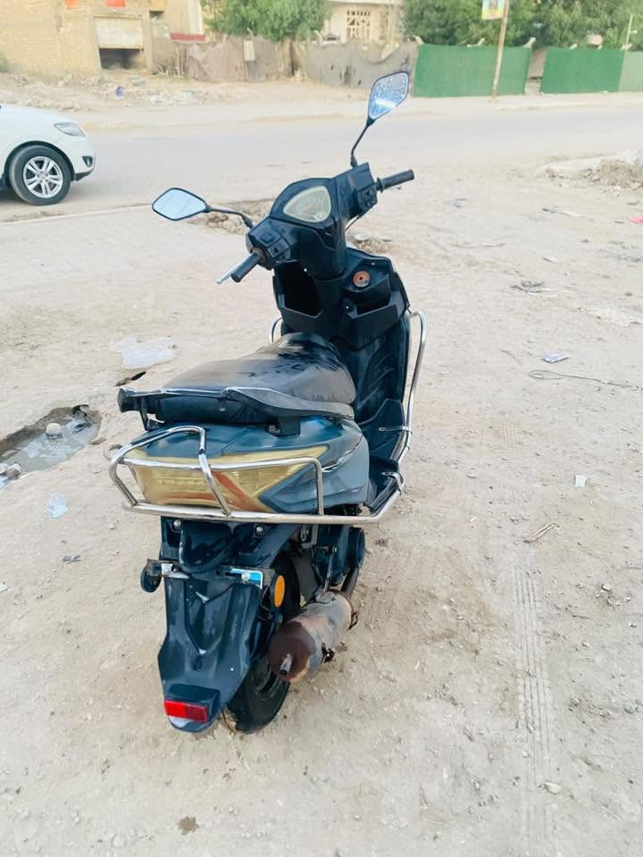 السلام عليكم 
دراجه جانبو الباب الاول 
للبيع موديل 2023 الدراجه جاهزه ما بيهه نقص ابد 
سلف هندر شغاله 
كهربائيات كامله دراجه حلوه ومكينتهه حلوه
السعر 400 وبيه مجال بسيط 
رقمي ***********
