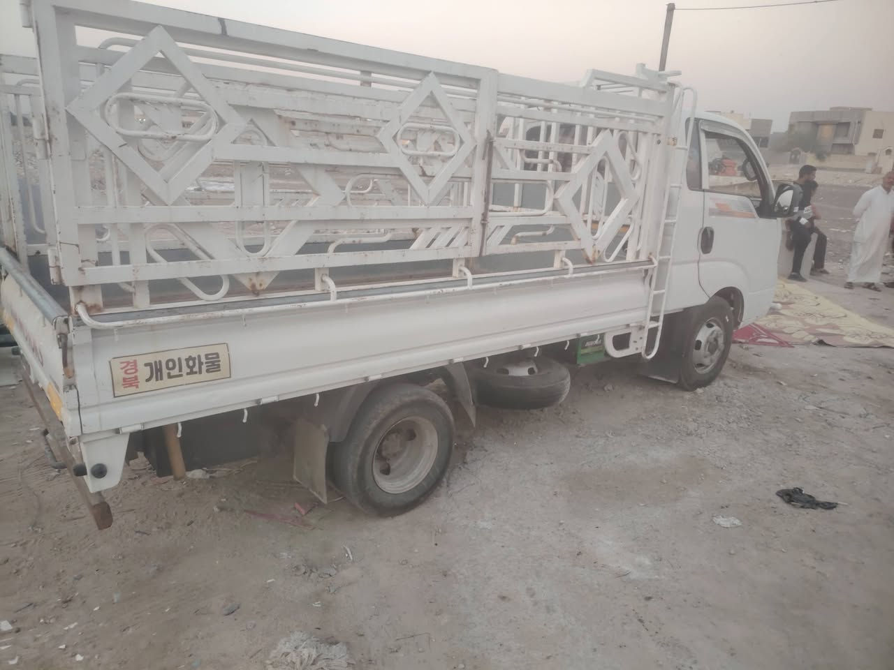 سلام عليكم شباب سياره موديل 18 رقم بصره سياره مكفوله كفاله عامه من كلشي بيه بس لغد ليسر واظح بل منشور سعر 135 وبيه مجال عنوان بصره حي بغداد ***********
