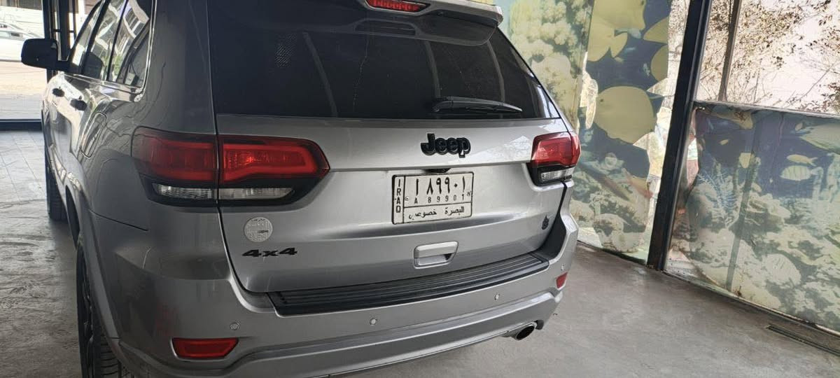 السلام عليكم للبيع جيب كراند شيروكي 20 اصل بلاك توب مواصفات شنو بالك مواصفات بيها مكينه كير حداديه تبريد طخم تاير كله بالظمان والشرط مكينه ٦سلندر  تو ويل
 ظررها جاملغ وبنيد بدون اي دواخل رقم بصره تحويل مباشر مكاني البصره دور النفط اي استفسار *********** سيد وسام 
السعر 222
