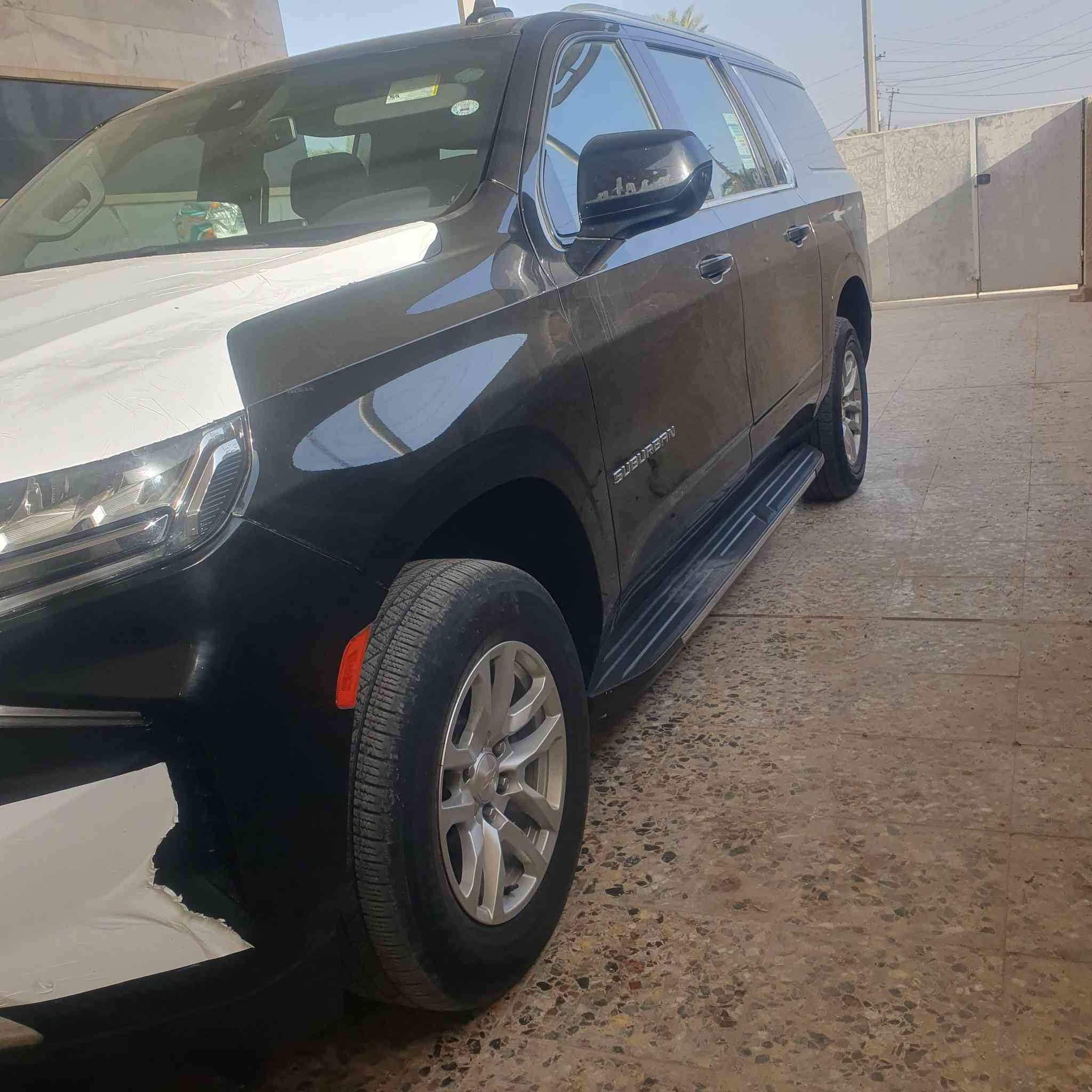 السلام عليكم 
سوبر بان موديل 23 اجره رقم اربيل لون اسود حادثها دعاميه وشباك. والباقي مكفول   LT 
السعر 47 الف $ بي مجال قليل. 
***********
