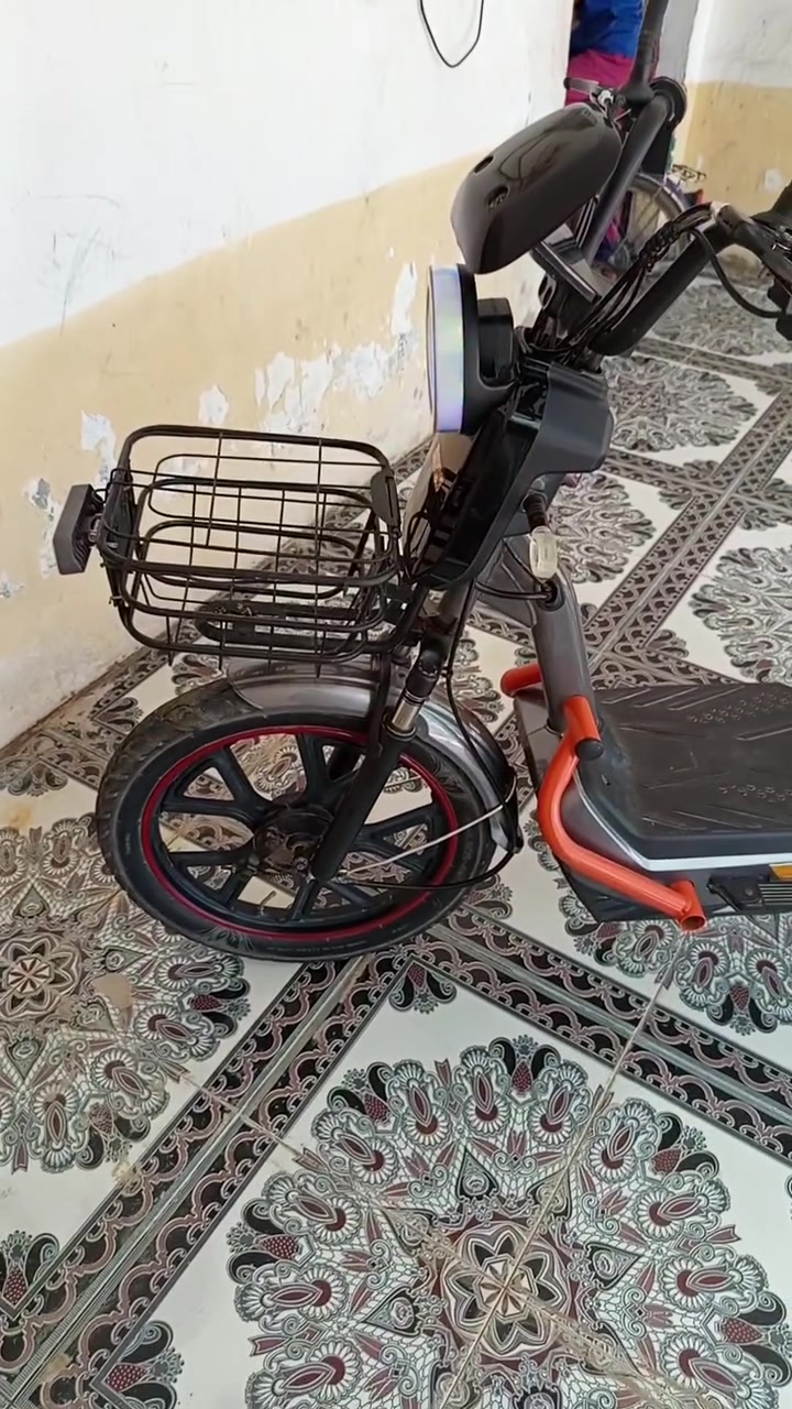 السلام عليكم دراجه شحن للبيع نضيفه فول شغال كلشي بيهه سعرها 500وبيه مجال تقاطع دورة المام ***********
