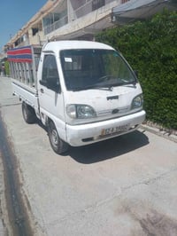 سياره معروضه للبيع وبيها رقم والاستفسار اتصل على هاذا الرقم 0770545471...