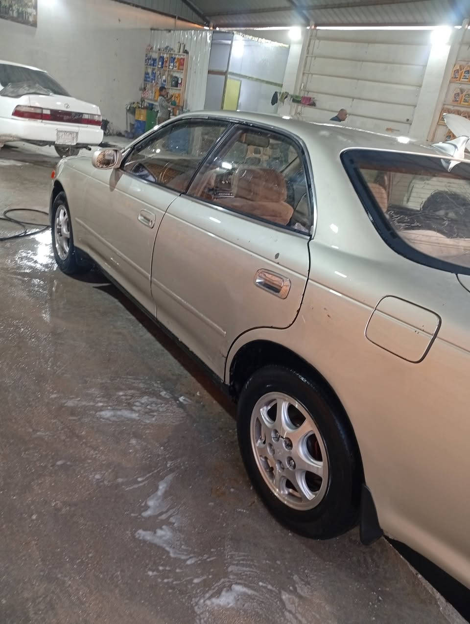 السلام عليكم سيارة مارك نفخ موديل 2000. سنويه ال27 بشهر الثاني.  محرك ونجي كير خير من الله.  حداديه جديده. باتري جديد. مكفوله من الگص ونقل جثه.  مداور ليمته ما تريد. راعيه يمي.   مكانها الزبير الشهداء.  السعر. 63. وبيها مجال بسيط.  ***********
