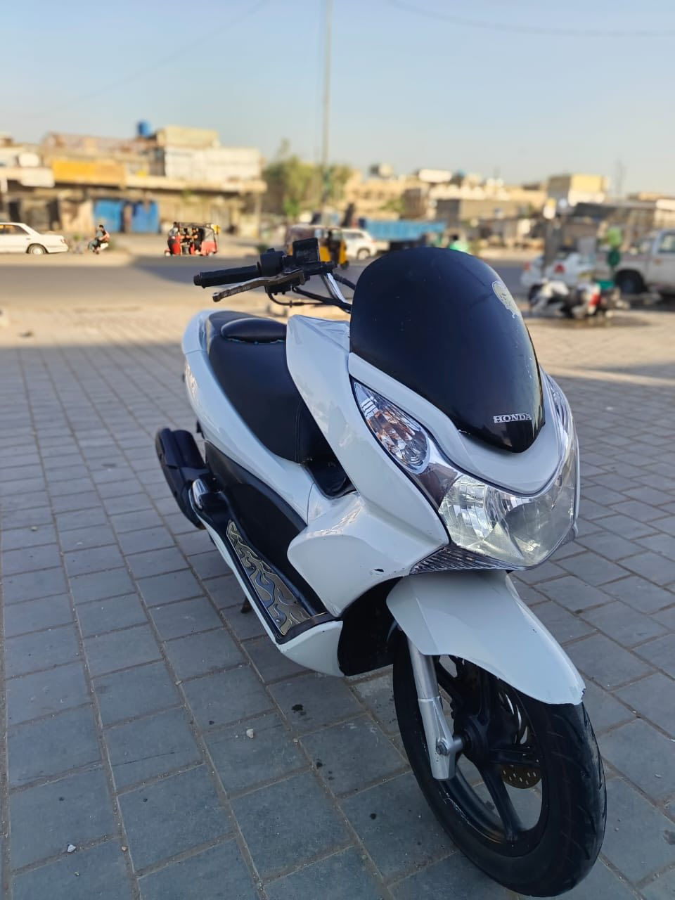 السلام عليكم بي سي اكس الجيل الأول مكينة 150كهربائيتها كلهة شغالةالسعر مليون و50رقم الهاتف ***********
