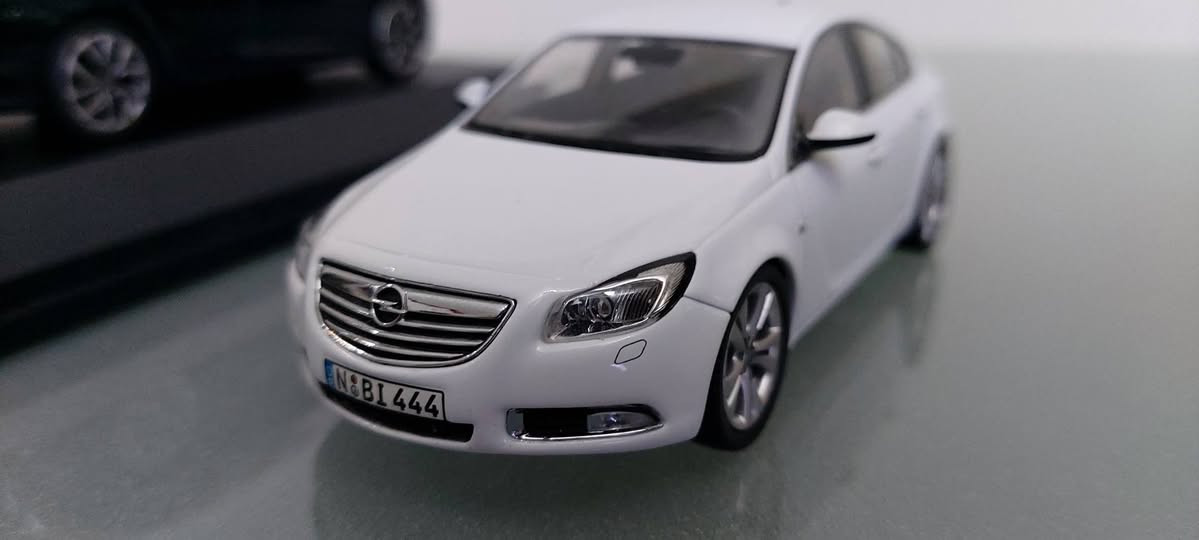 OPEL ASTRA & ISIEGNIA1/43
messenger only


**إذا كنت صاحب هذا الإعلان وتريد حذفه لأي سبب، رجاءا أرسل رسالة إلى الدعم الفني**