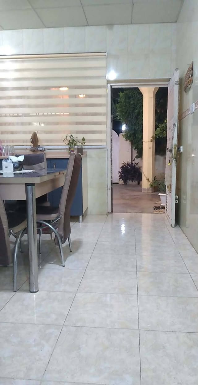 بيت للبيع خانقين بختياري اول قرب الملعب الخماسي ٢٠٠م سيراميك نظيف جدا غرفتين نوم استقبال هول داخلي مطبخ الكاونتر مع البيت سعره ٣٢ وبي مجال هذا رقمي ***********
