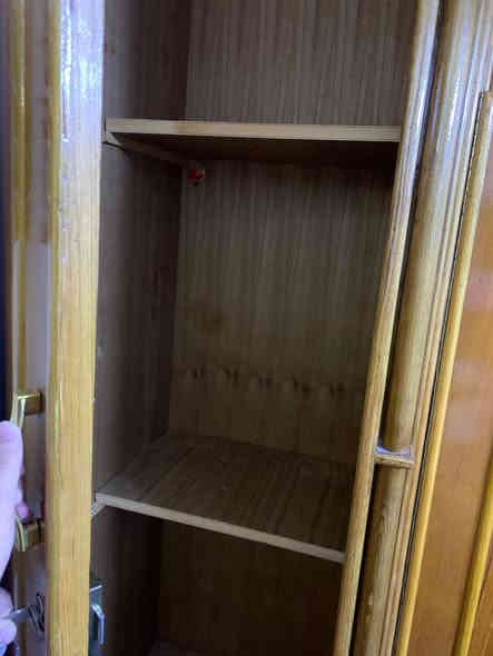 السلام عليكم غرفة اخشاب تسكام الخارج وداخل صاج وضيفه 100٪ السعر مليون وبيهه مجال اتصال ***********
