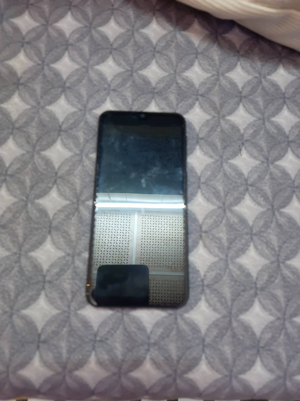 السلام عليكم m31 كلاكسي جهاز نظيف بلادي ممفتوح فقط هاي الافطور بيه بالشاشه فول سلاسه وكامرات وبصمه كله شرط النظافه ذ١٢٨ بطاريه ٦٠٠٠ شاشه اموليد 
السعر ٥٠ وبيه مجال ***********
