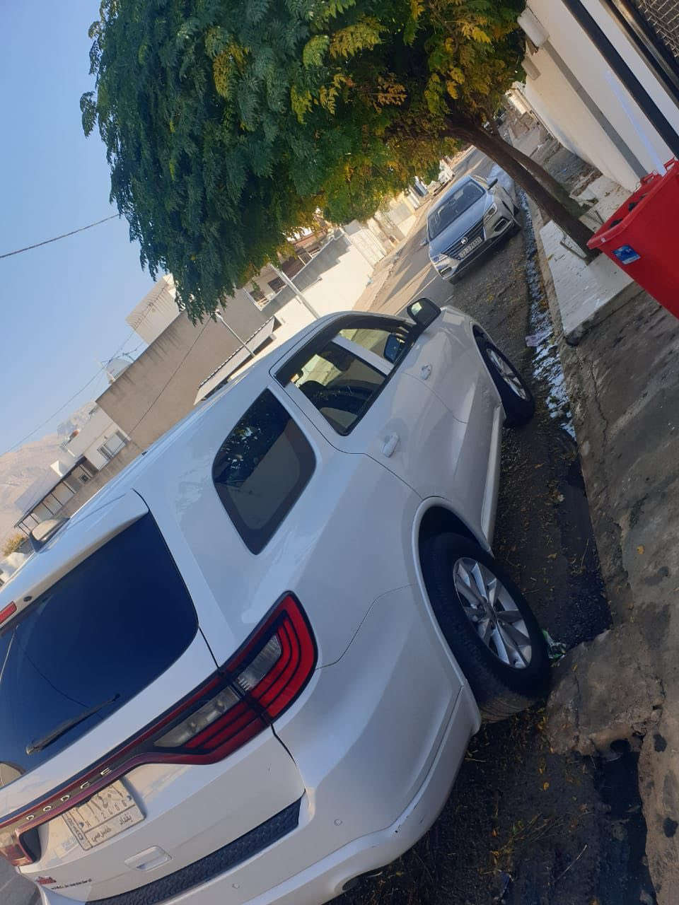 السلام عليكم اخواني
دوج دورنكو للبيع 
مديل :2014 
وارد:امريكي 
حادث  جاملغات إماميه 2 فقط مبدله 
شبر في البنيد فقط 
سياره نضيفه جداً تخم داير جديد 
حداديه امامي خلفي جديد 
كير مكينه كفاله 
بصمه تحكم استيرن 
كشن تدفئه تبرين 
مكاني : بغداد  الحسينيه الراشديه 
السعر : 200 وبيها مجال بسيط 
رقم الهاتف: ***********
