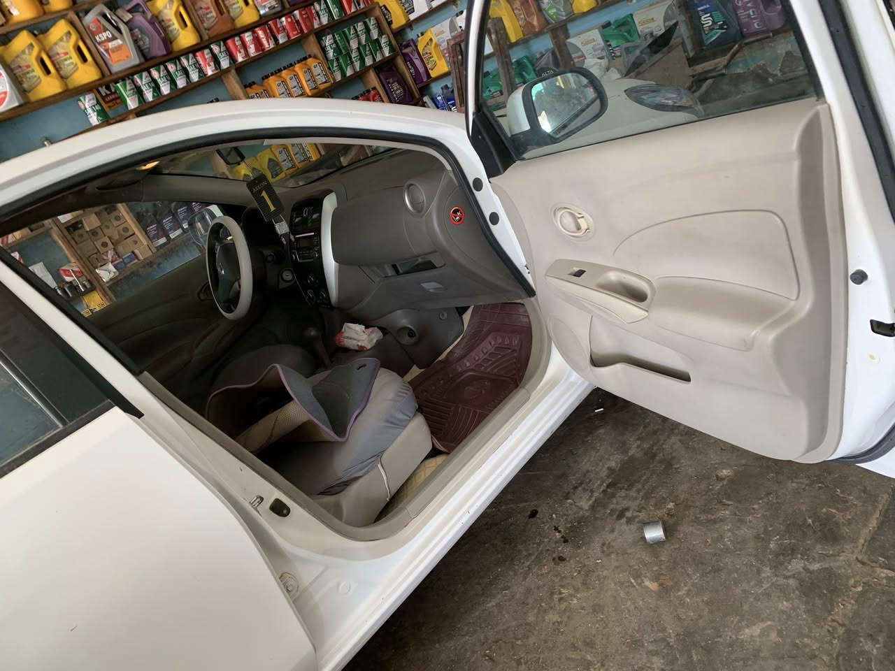 صني هندي موديل 16 مبدل بنيد وبيهة طخة بالجاملغ الخلفي اي نقص ما بيهة بس تبريد عوزة غاز مكلف بالنشر رقم صاحب السيارة ‭    0781 153 2726‬مكانها الديوانية ورقمهة بغداد
