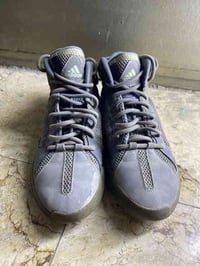 حذاء اديداس باله اصلي  قياس 41 سعره 20 الف  مكاني بغداد بلديات  رقمي 0...