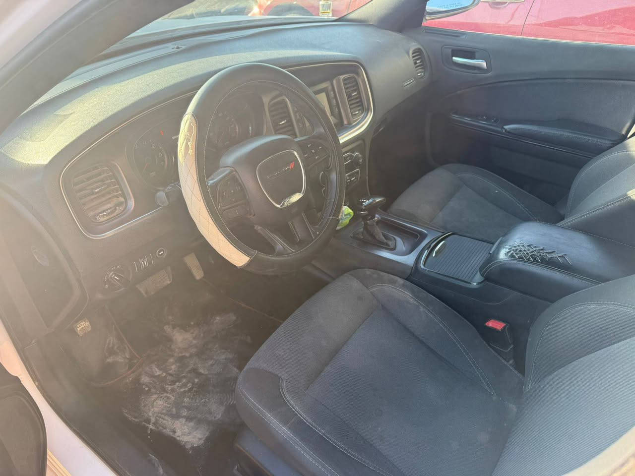 جارجر ٢٠١٧ للبيع  رقم قادسيه وارد أمريكي ماشيه ٣٥٠ الف كيلو مابيها ايرباك
تقرير السونار مرفق بالصور السعر ١٧٠ ورقه
***********
